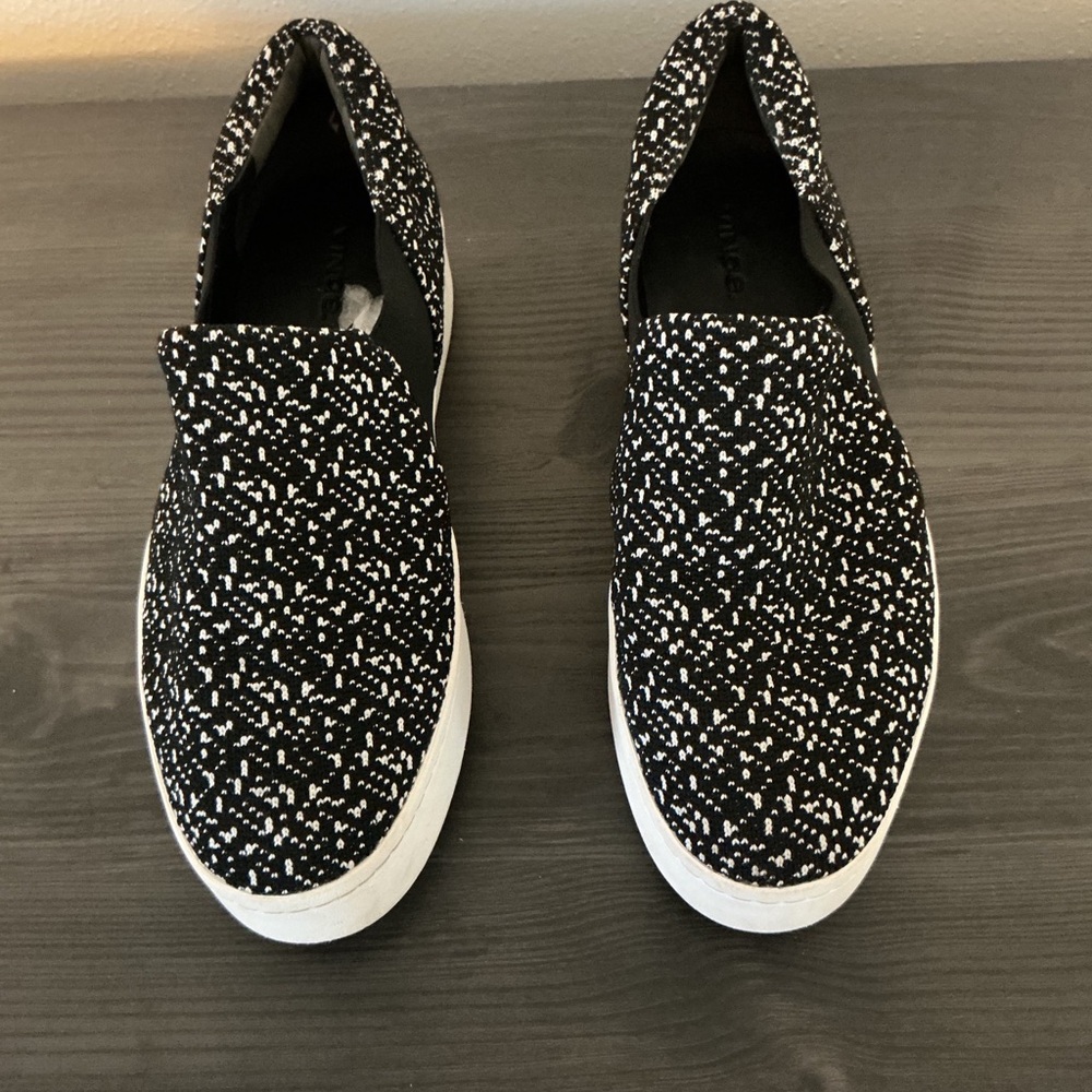 Vince Woman’s Warren Platform Sneakers in Speckled Black & White. Size 9 1/2.